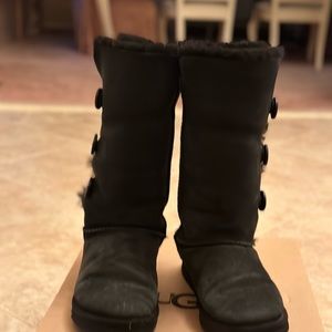 Genuine UGG Bailey Tall Button Triplet boot in Size 8